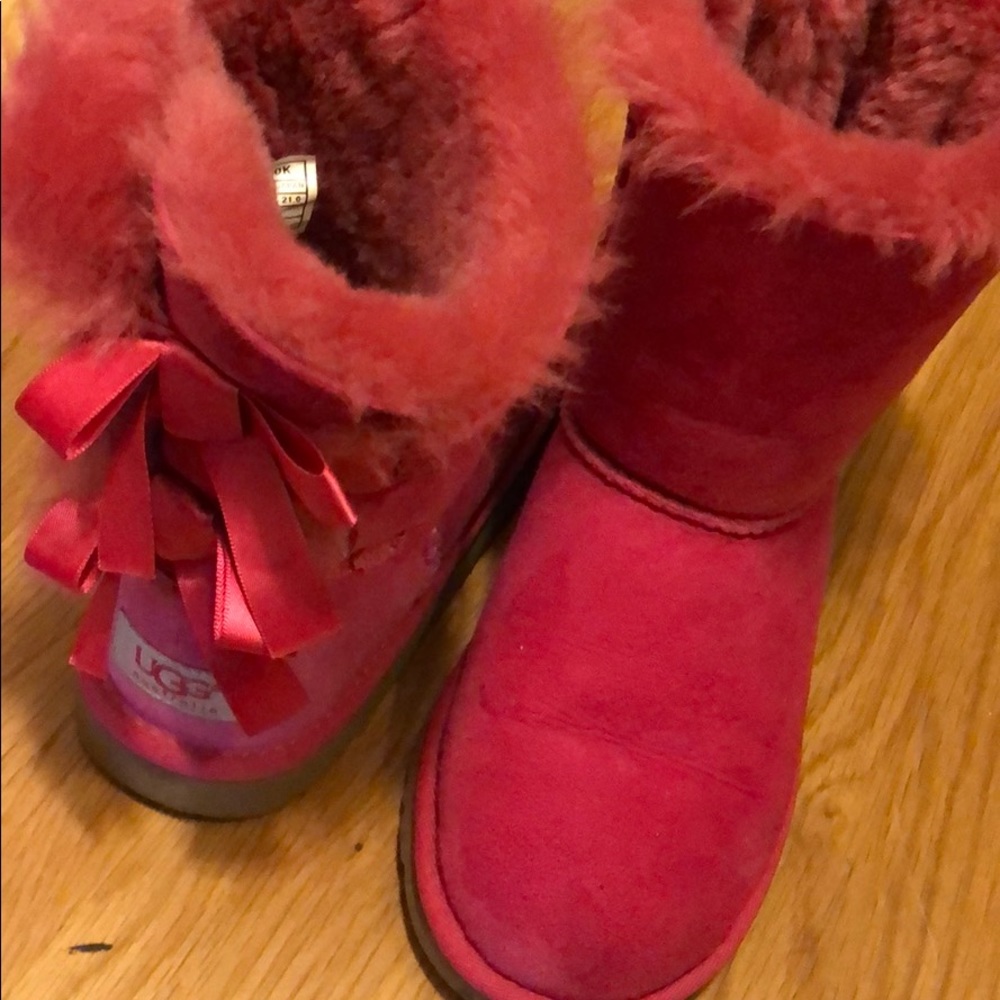 Pink Bailey bow uggs